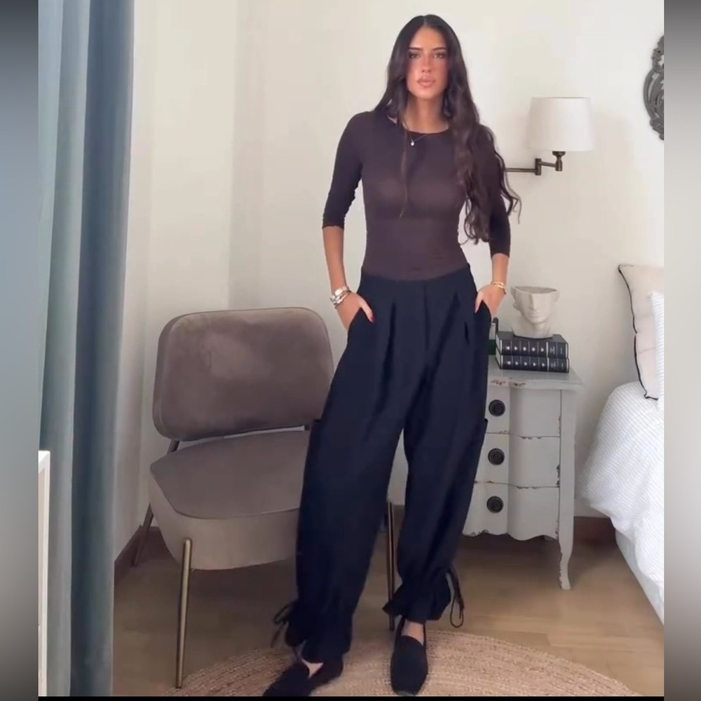 TREND NEW ! ZARA  PLEATED  CARGO PANTS 
🚨FIRM PRICE NO DISCOUNT ON THIS PANTS - Picture 16 of 16